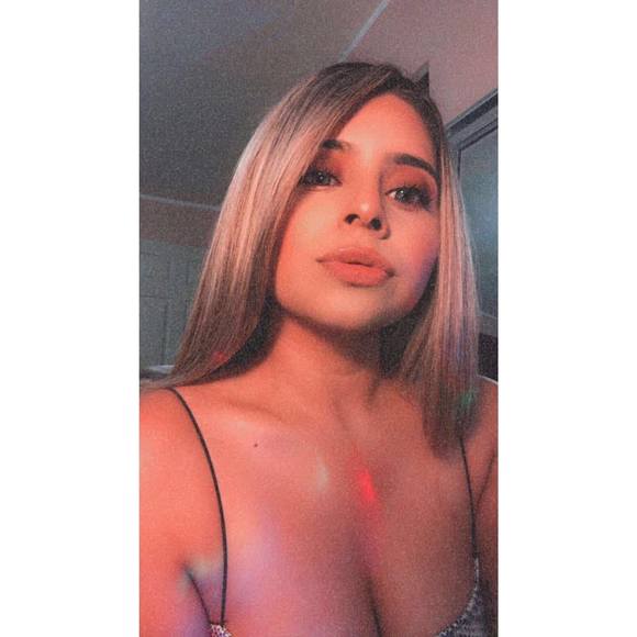 Meet your Posher, Adriana - Picture 1 of 1